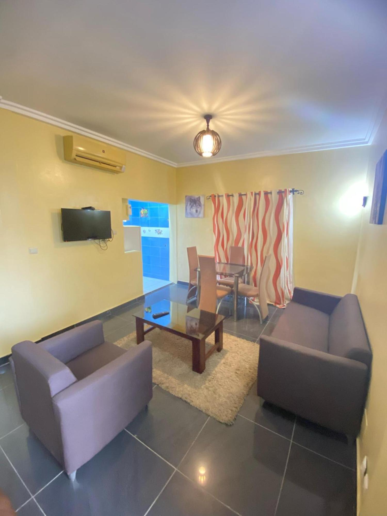 Hotel Yabisso Ломе Экстерьер фото
